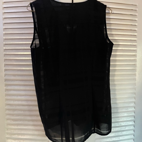 Calvin Klein XS cross sleeveless tank. - Picture 3 of 4